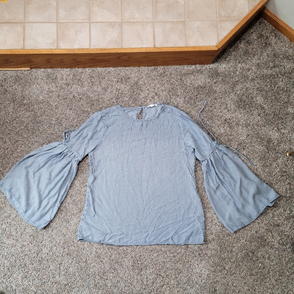 beachlunchlounge Tops - BeachLunchLounge Bell-Sleeve Top